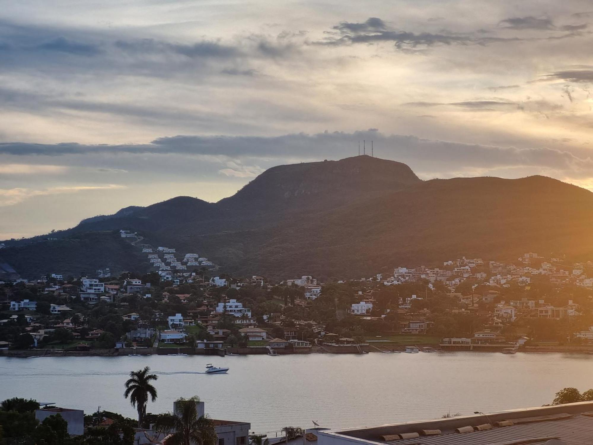 Recanto Brenda - Casa Luxo Capitolio Com Vista Pro Lago, Escarpas E Morrochapeu Buitenkant foto